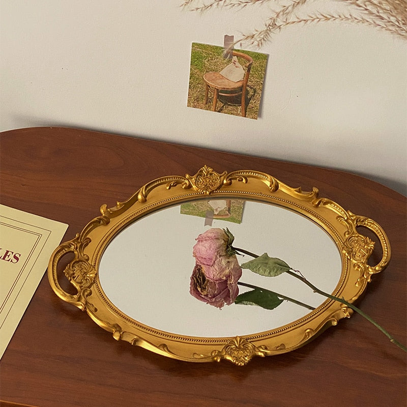 Elegant Plate Dark Academia