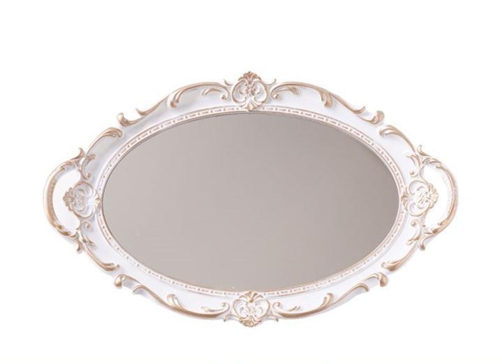 Elegant Plate Dark Academia