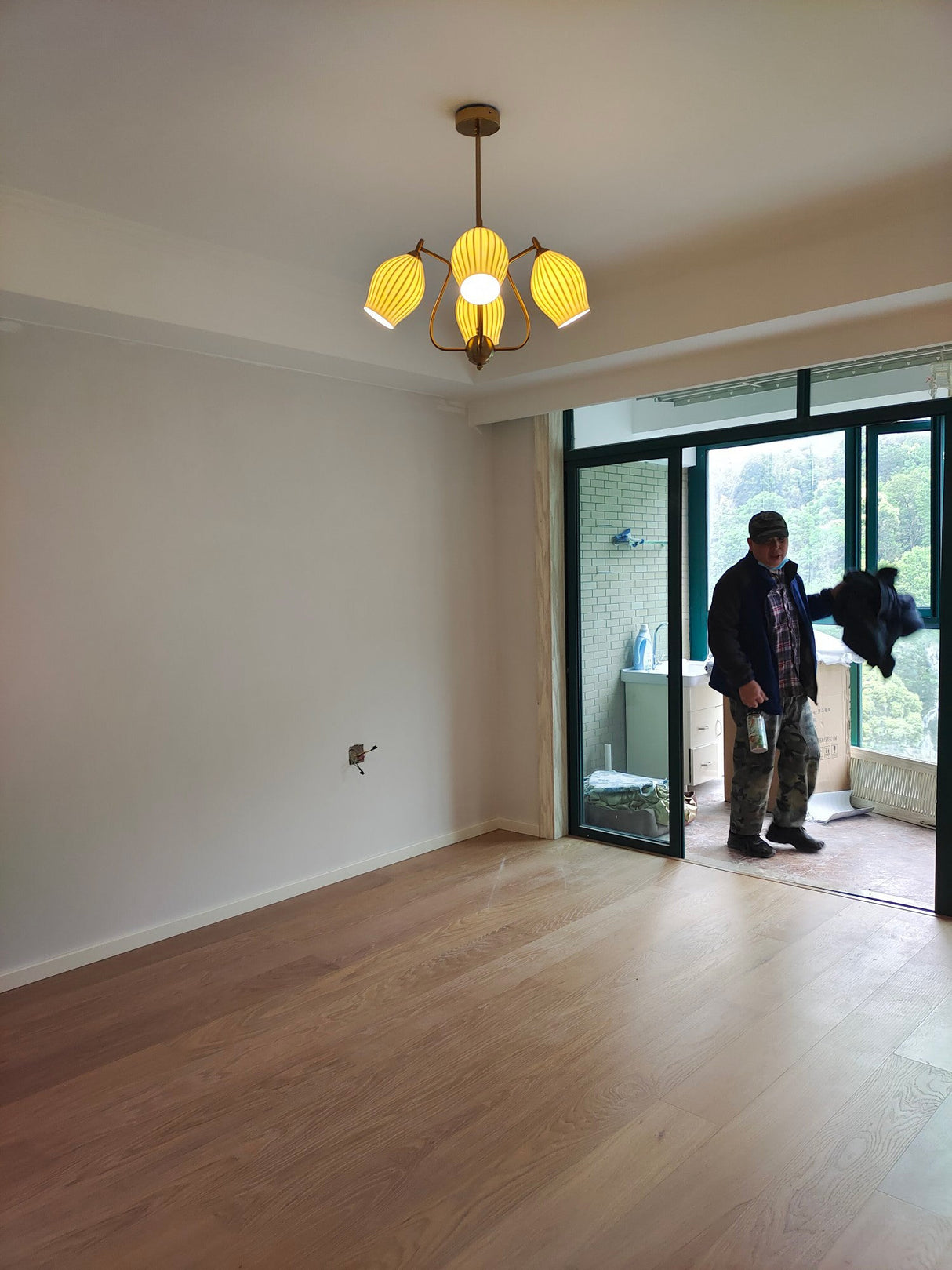 Ceramic Ribbed Chandelier