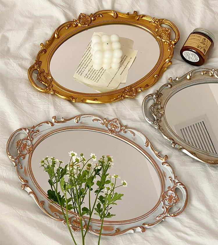 Elegant Plate Dark Academia