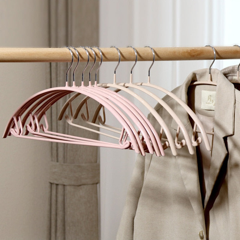 Preppy Semi-circular Hanger
