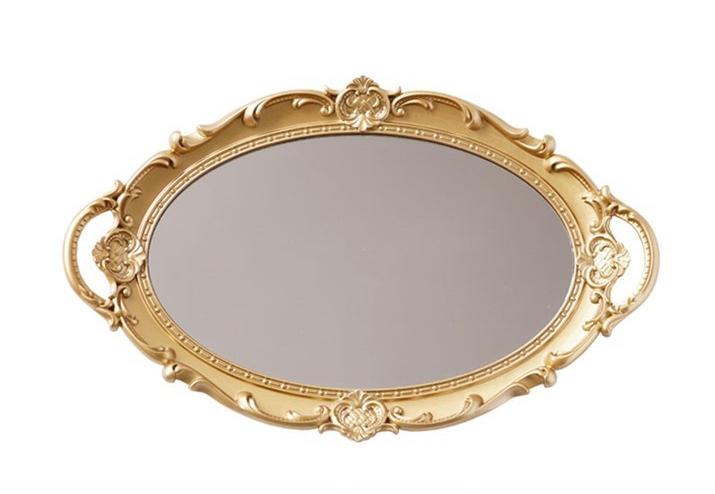 Elegant Plate Dark Academia