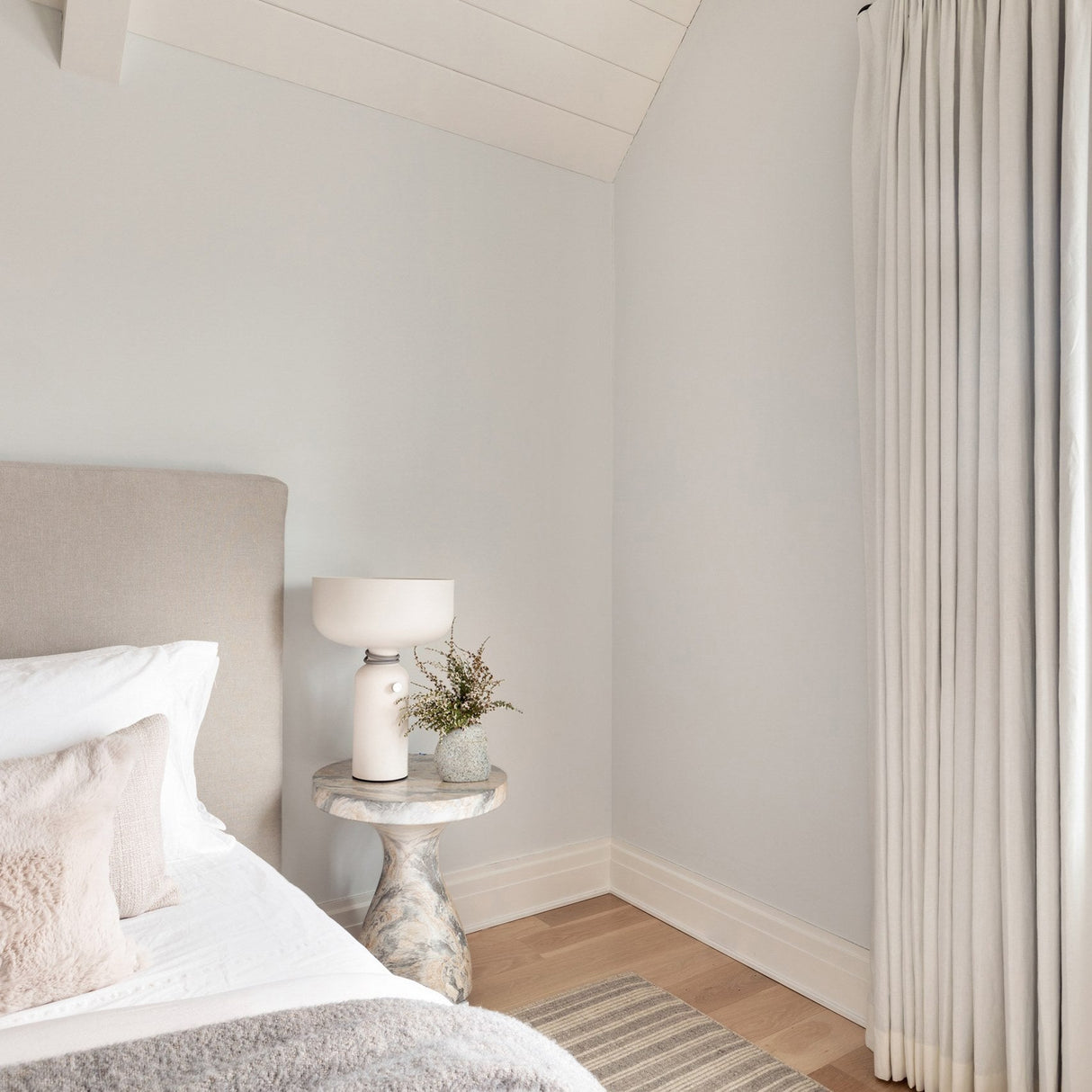 Spotlight Vol Table Lamp