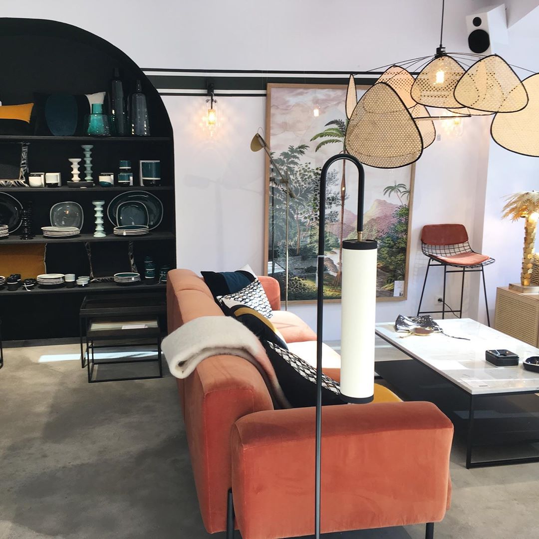 Screen Cannage Suspension