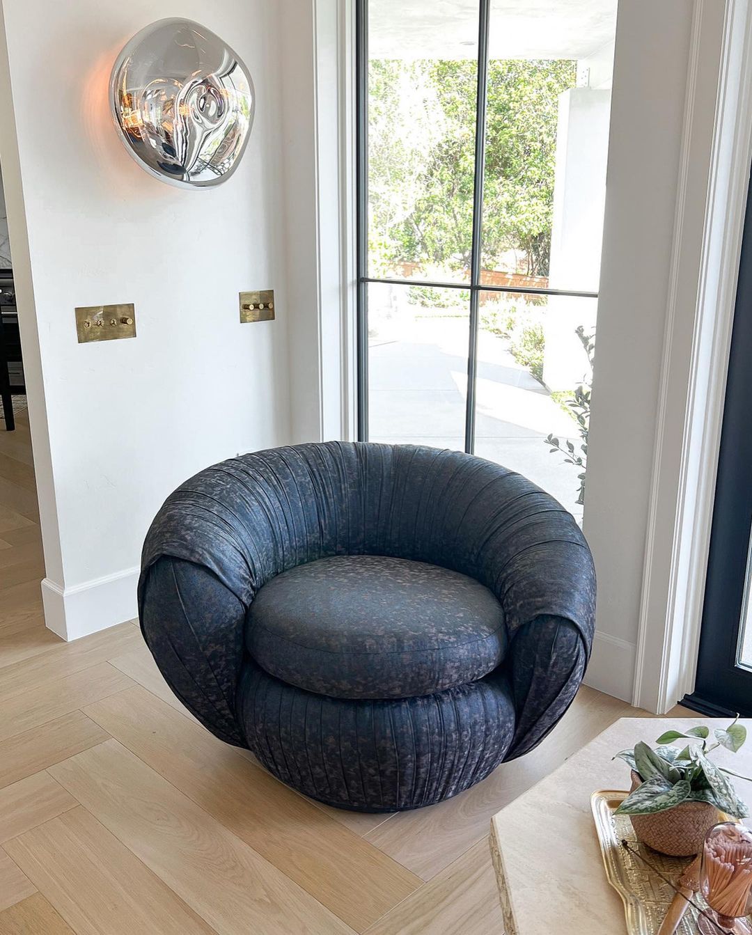 Void Surface Wall Lamp