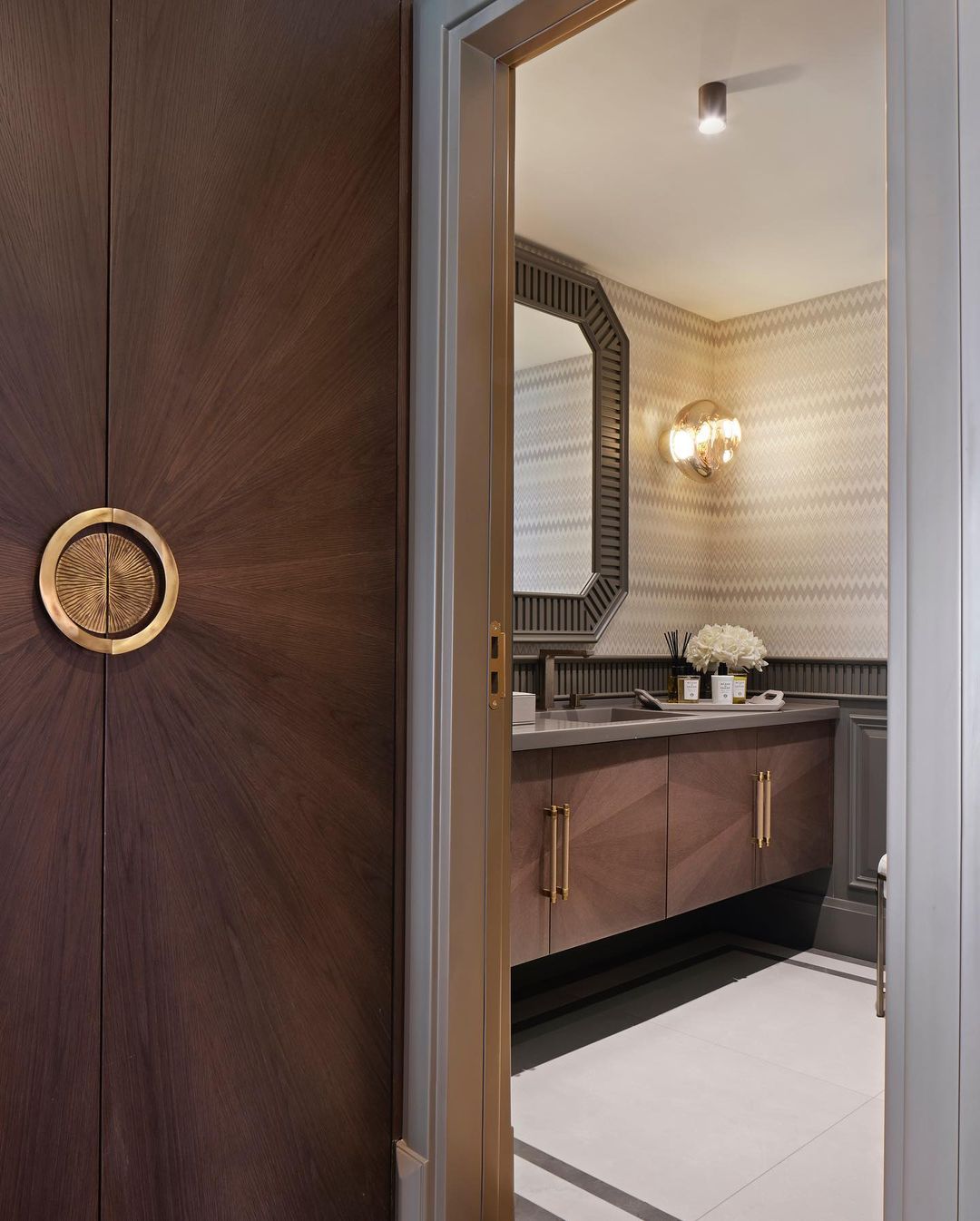 Void Surface Wall Lamp