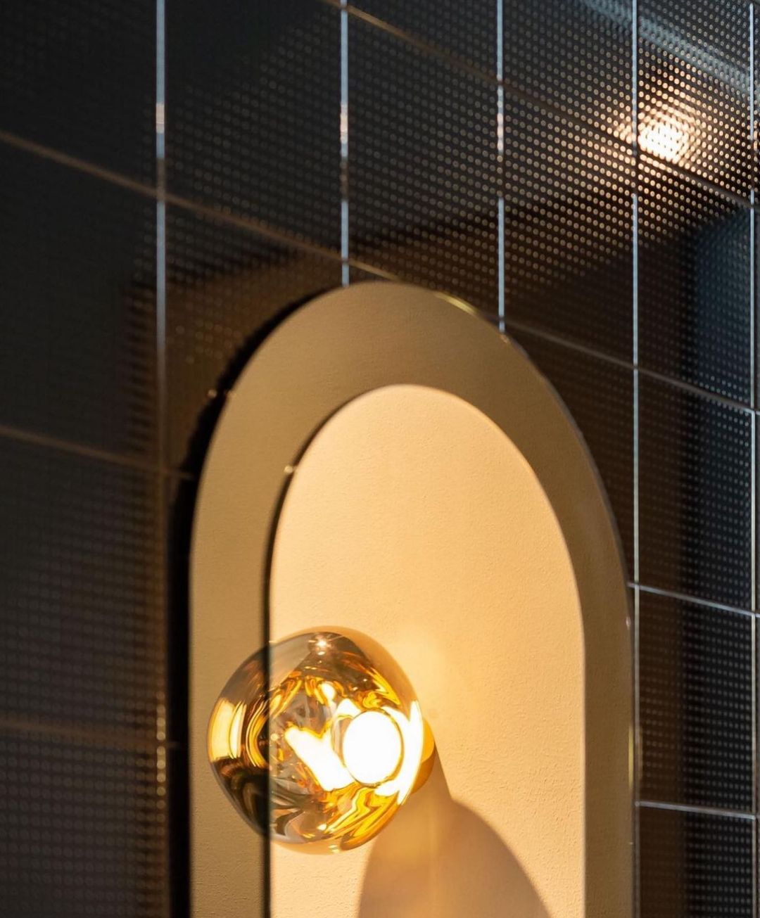 Void Surface Wall Lamp