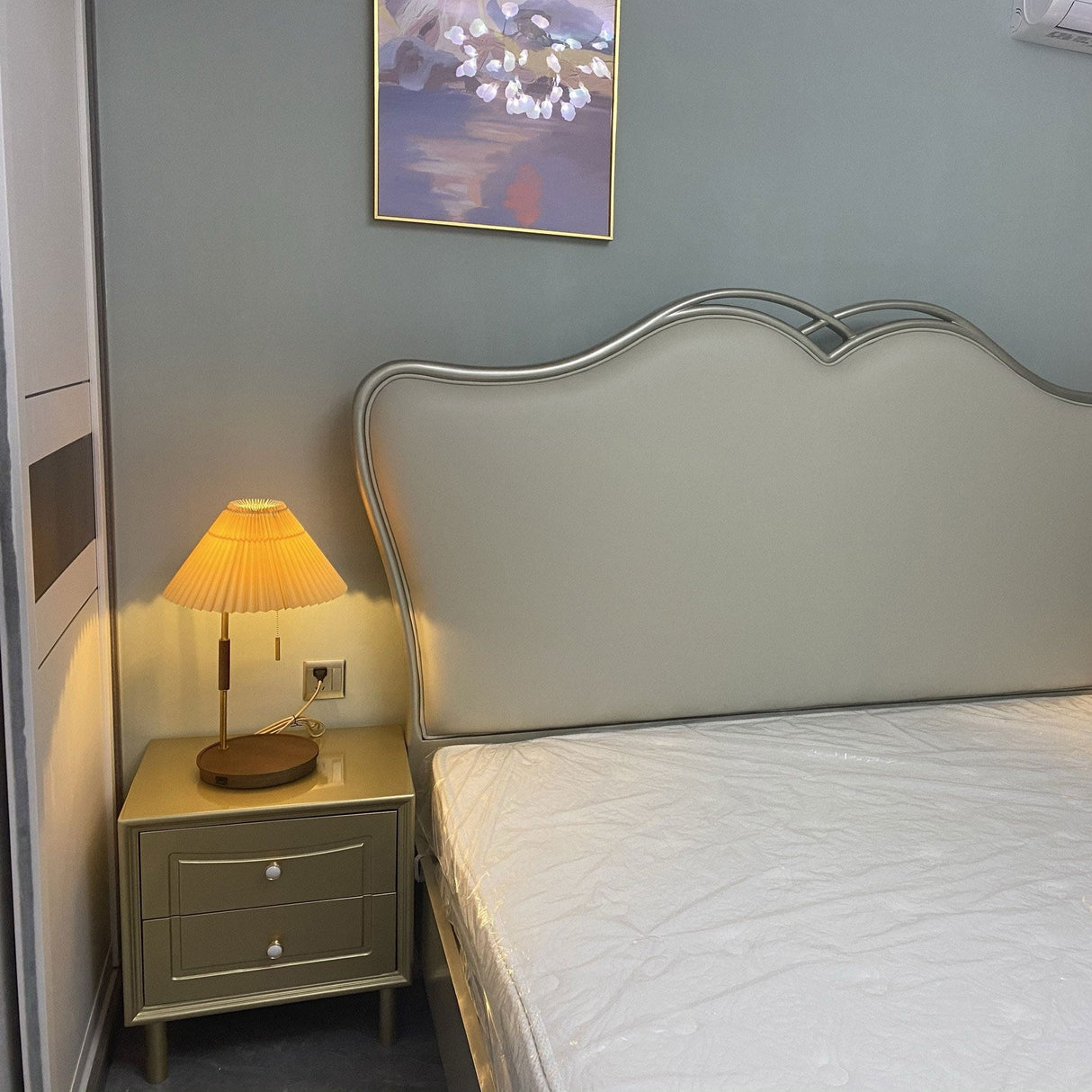 Wooden Retro Table Lamp