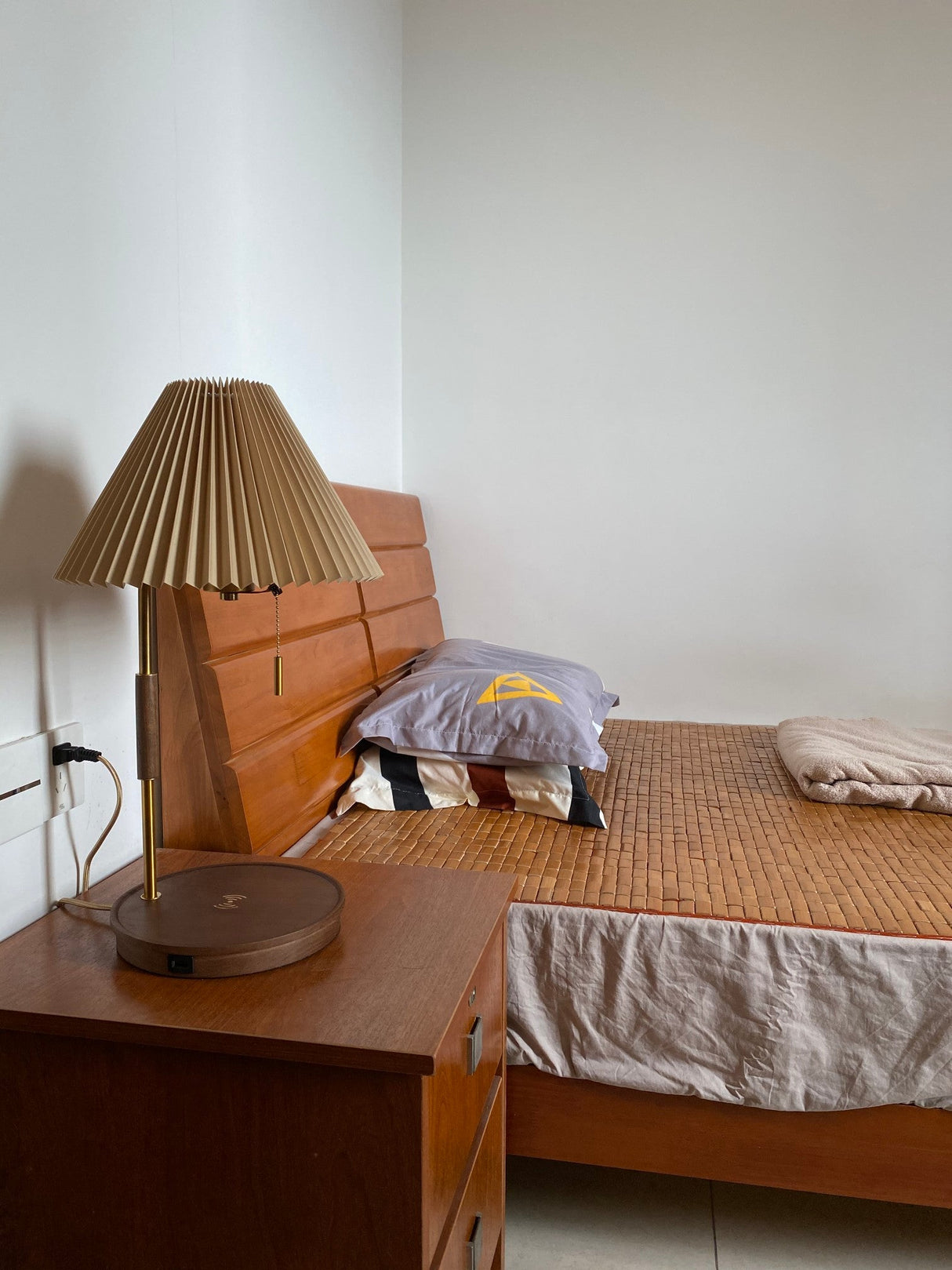 Wooden Retro Table Lamp