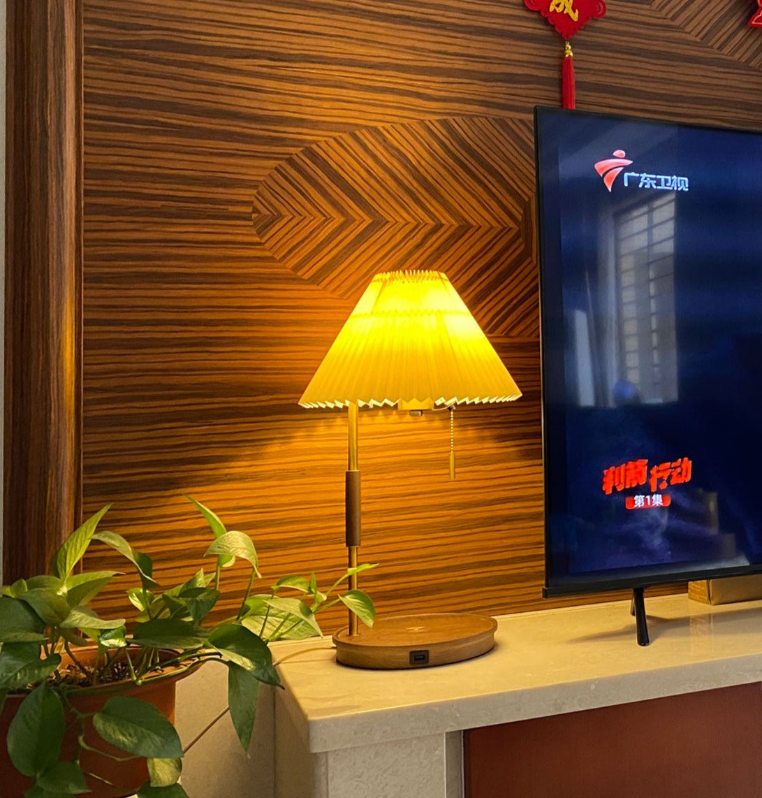 Wooden Retro Table Lamp