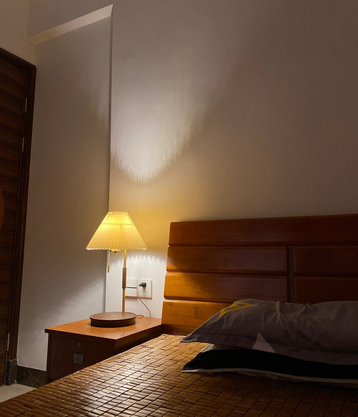 Wooden Retro Table Lamp