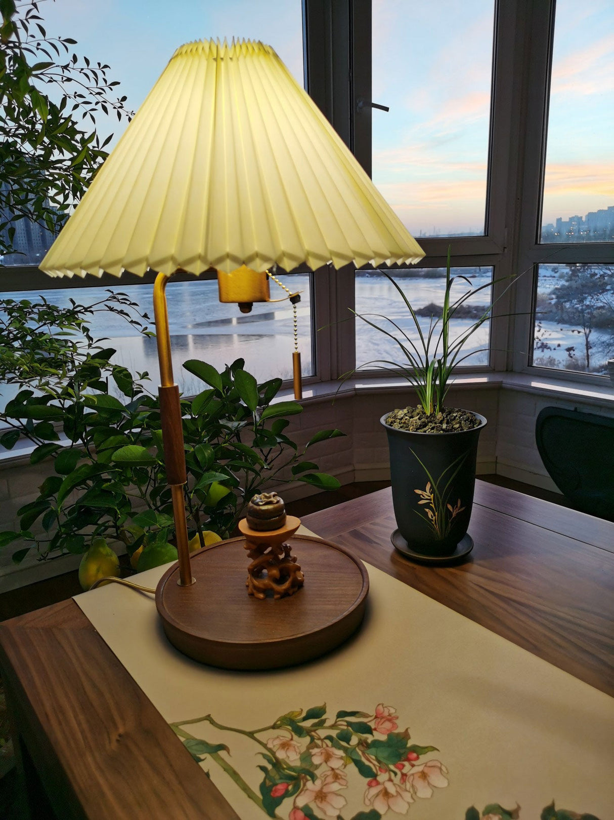 Wooden Retro Table Lamp