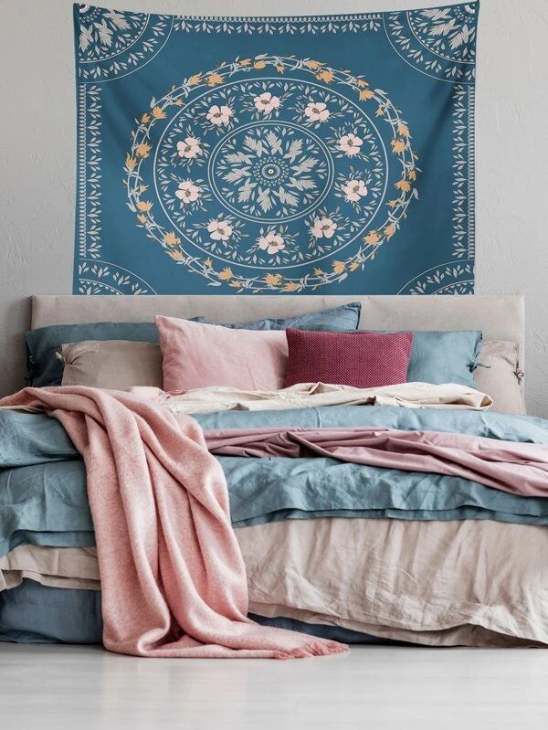 Wreath Print Tapestry