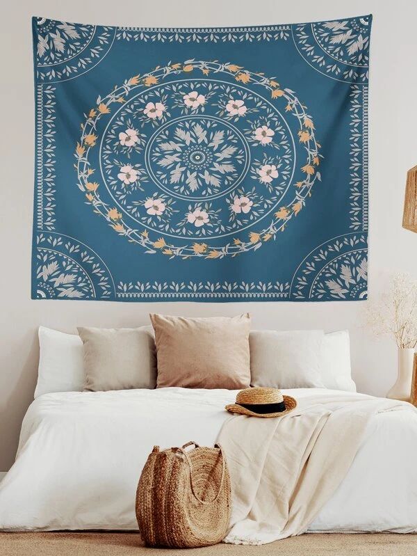 Wreath Print Tapestry