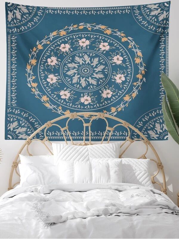 Wreath Print Tapestry