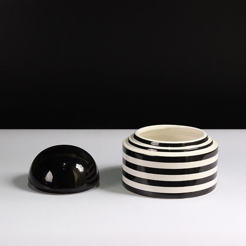 Bentali Black and White Ceramic Collection
