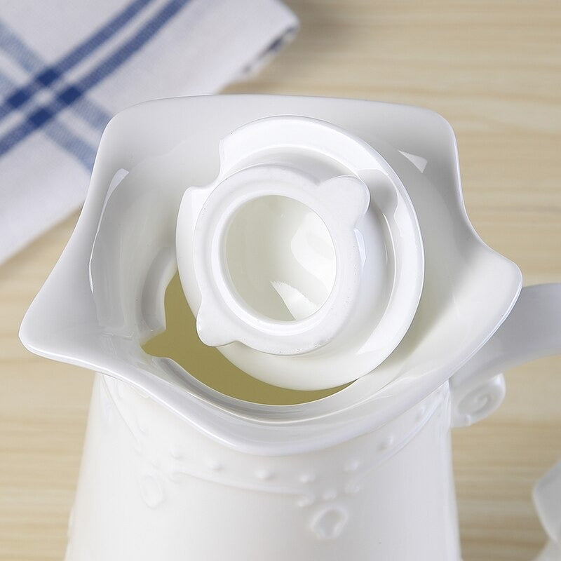 Blanche Porcelain Pitcher