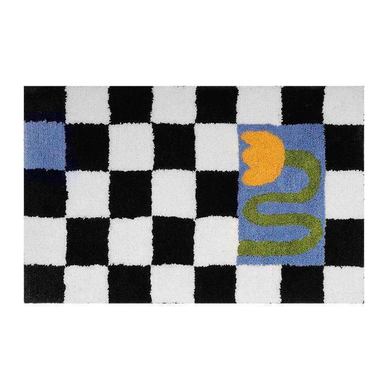 Checkered Tulip Accent Rug
