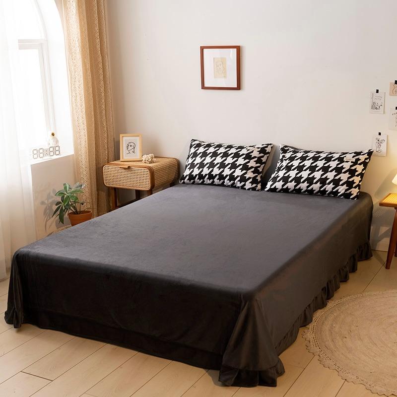 Dogtooth Check Bedding Set