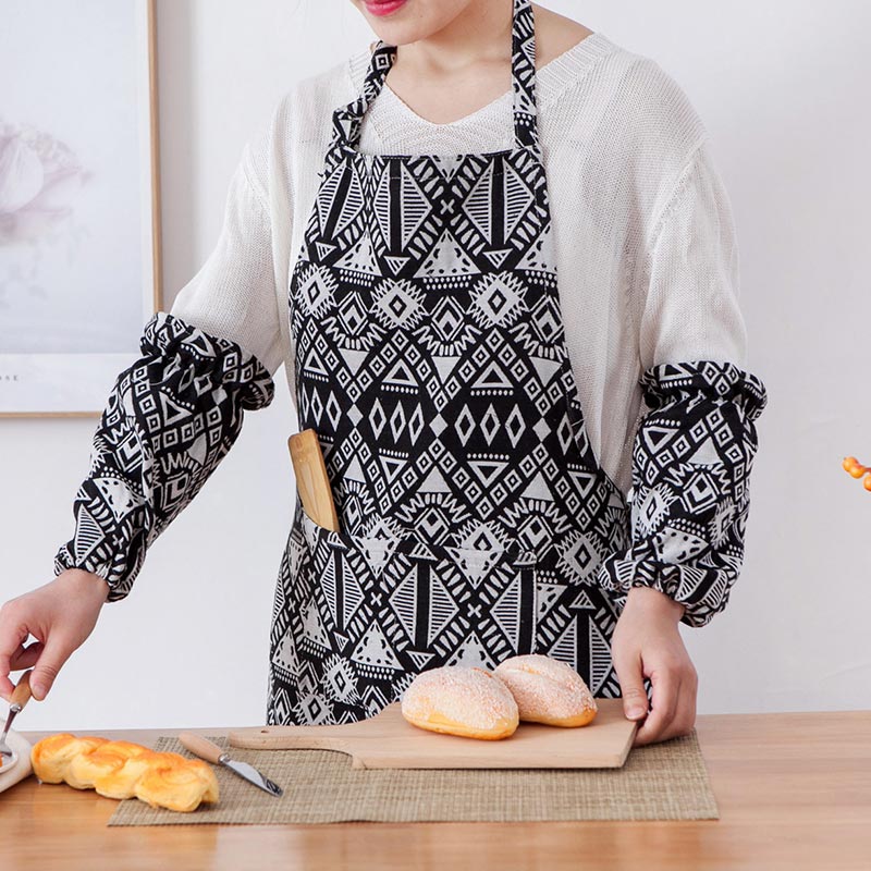 Black & White Aprons with Sleeve Covers