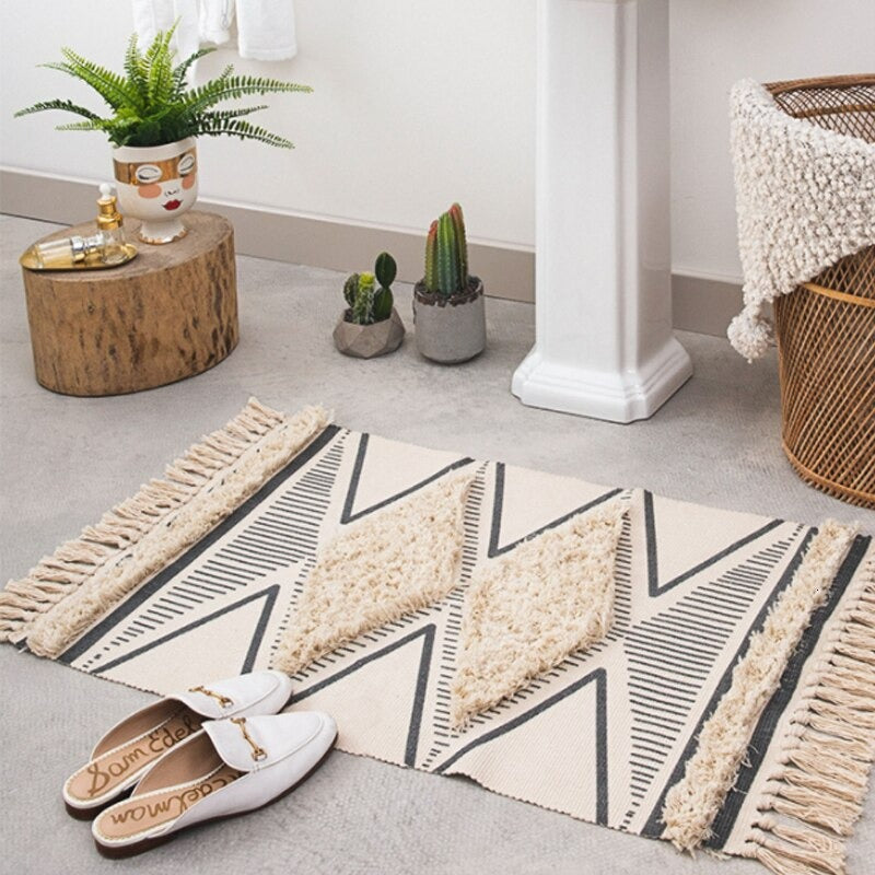 Farah Hand Woven Accent Rug