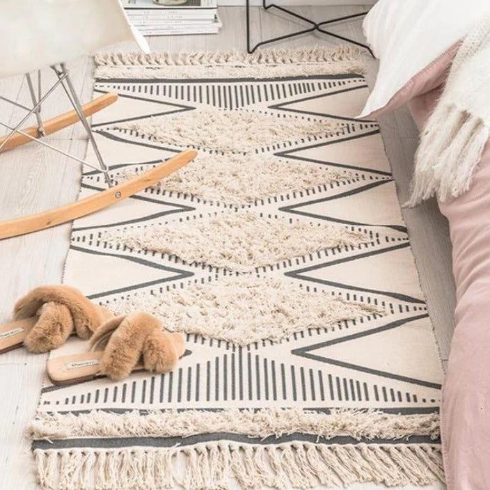 Farah Hand Woven Accent Rug