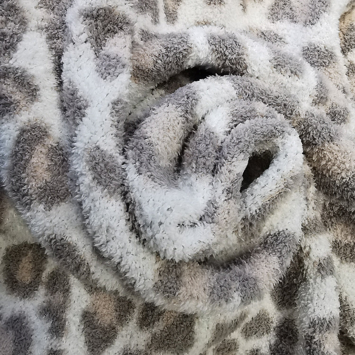 The Luxe Redux Leopard Throw Blanket