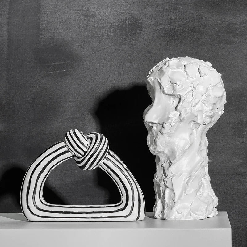 Modani Modern Knot Statue