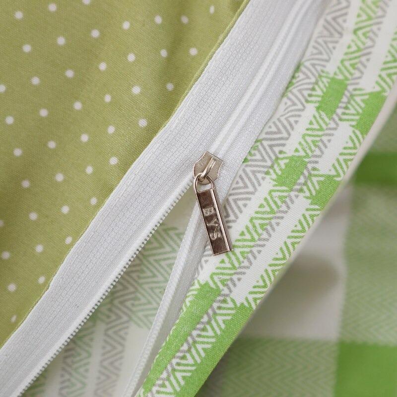 Plaid And Dots Bedding Set