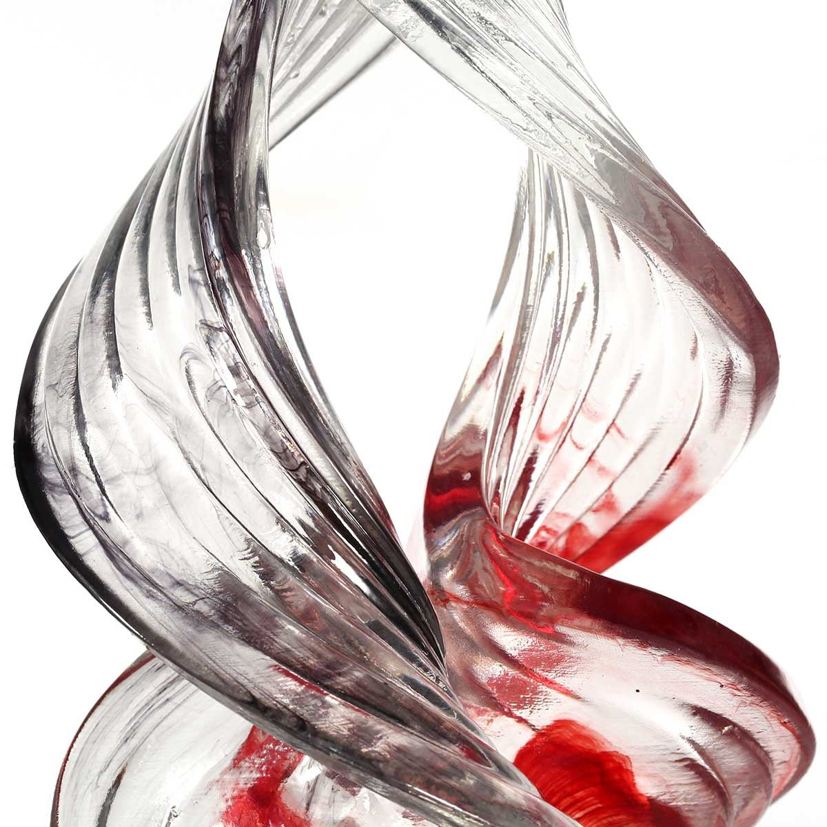 Cascading in Rojo Statue