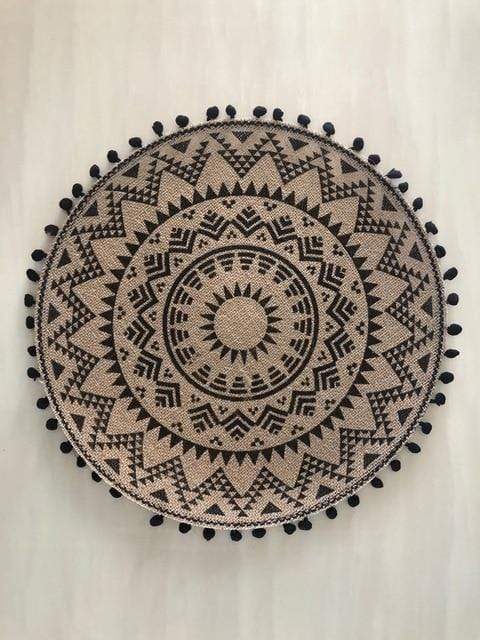 Delicate Round Table Mat