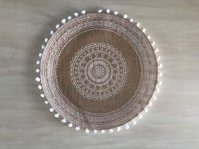 Delicate Round Table Mat