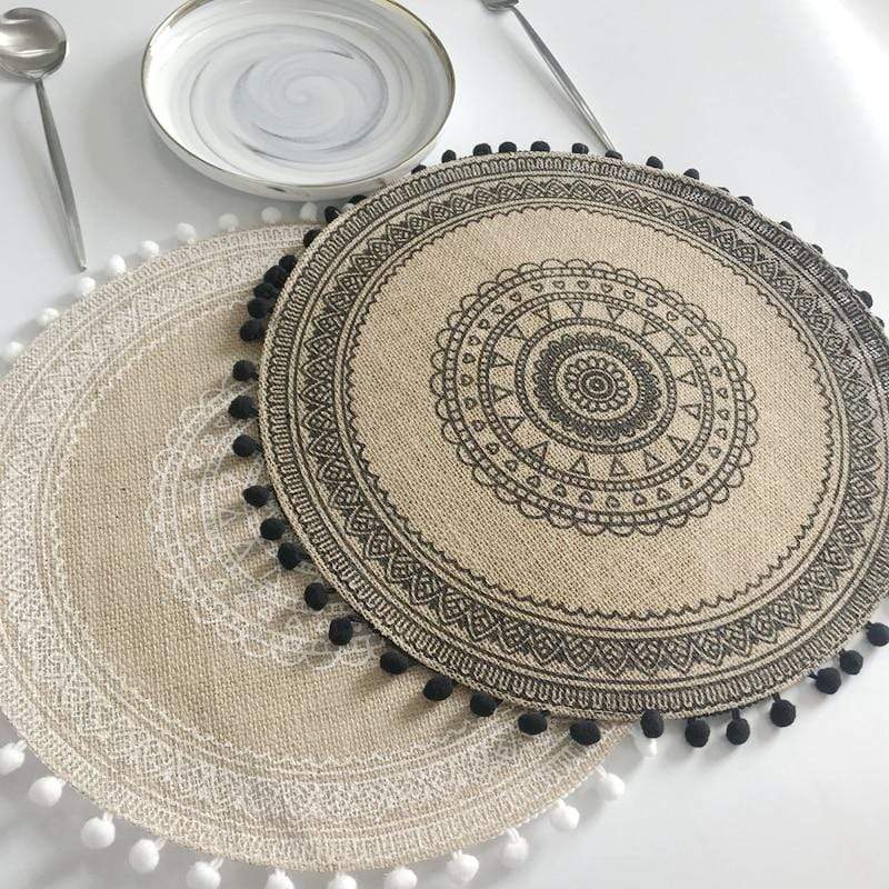 Delicate Round Table Mat