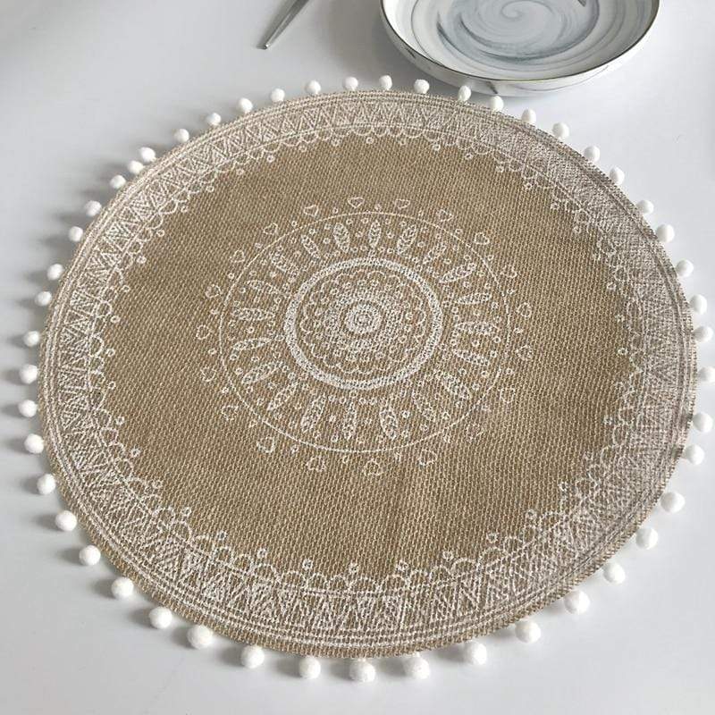 Delicate Round Table Mat