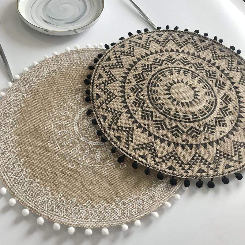 Delicate Round Table Mat