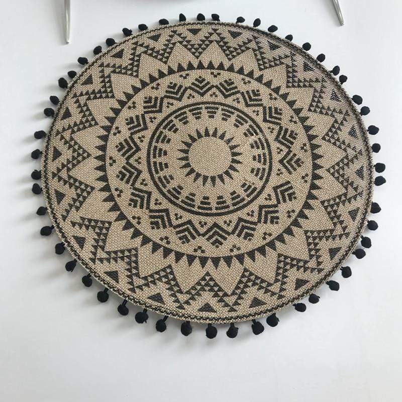 Delicate Round Table Mat