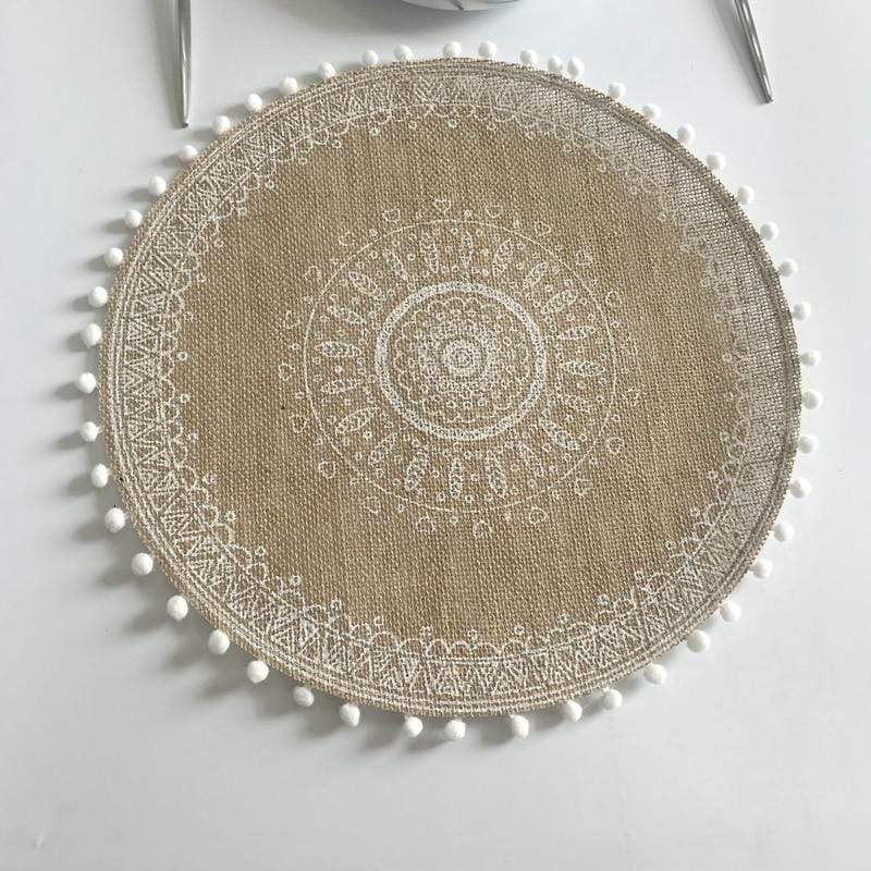 Delicate Round Table Mat