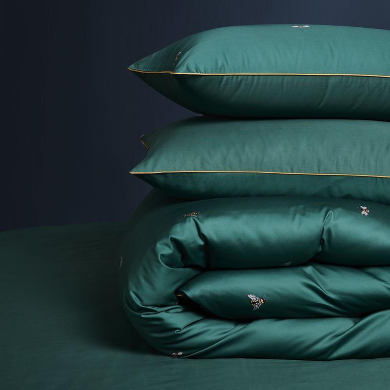 Emerald Bee Duvet Cover Set (Egyptian Cotton)