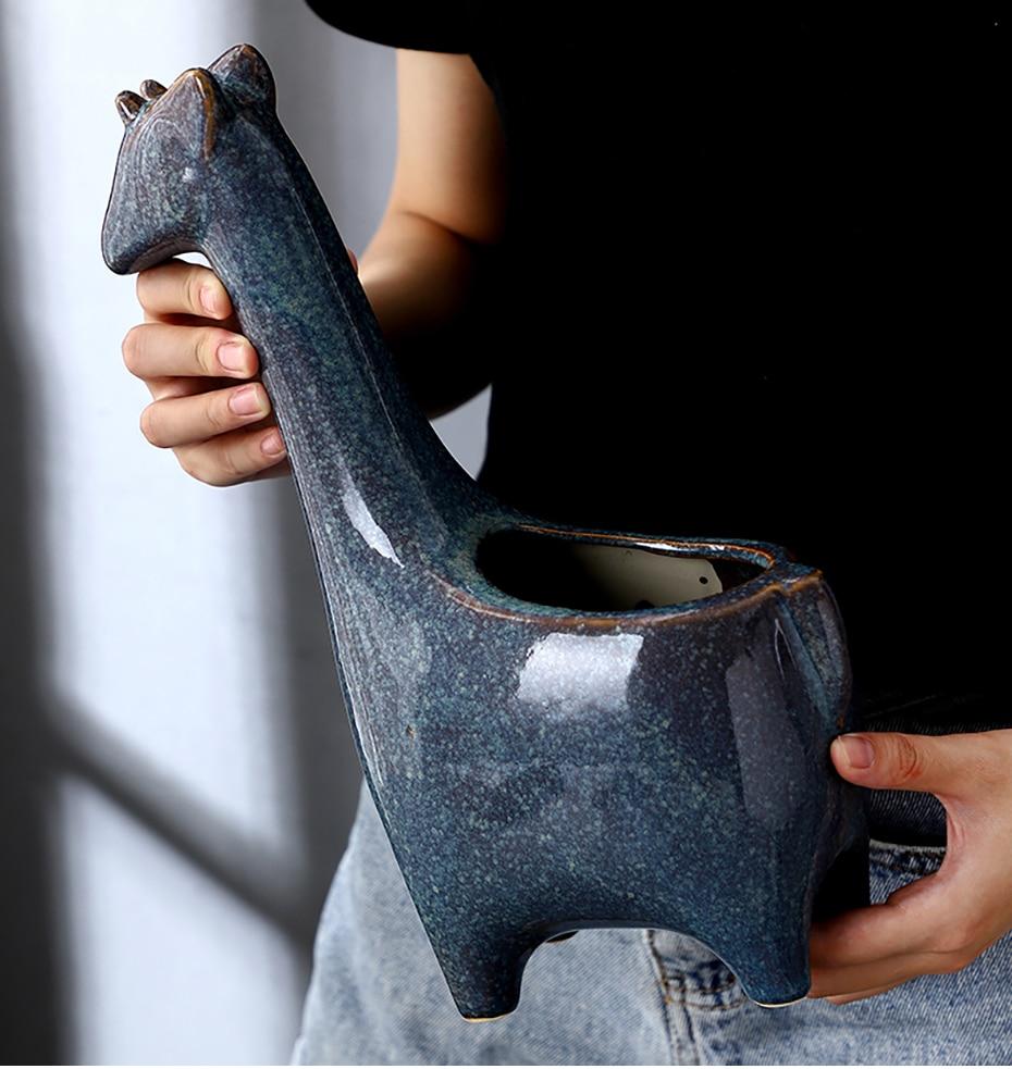 Giraffe Planter Pot