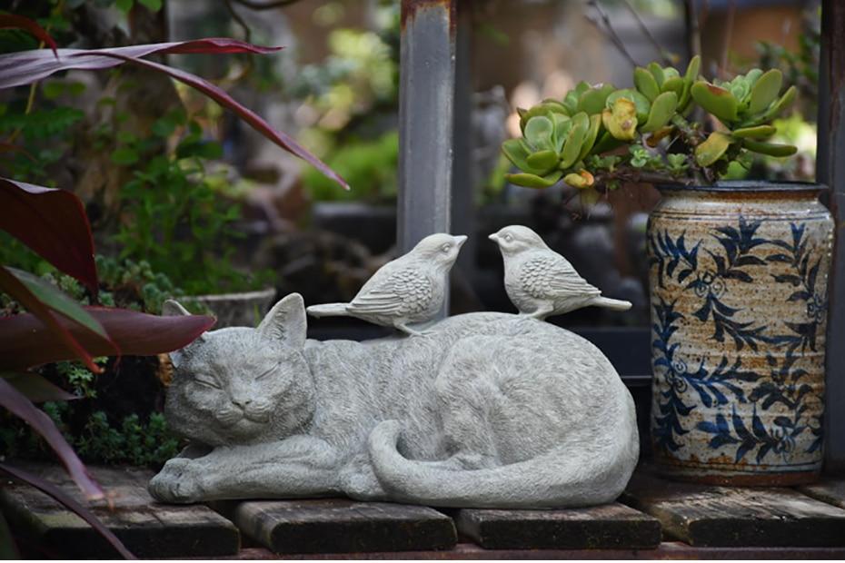 Lazy Cat Garden Decor