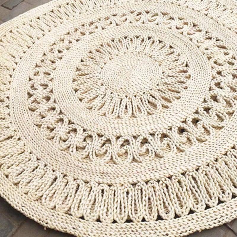 Omelia Round Straw Rug