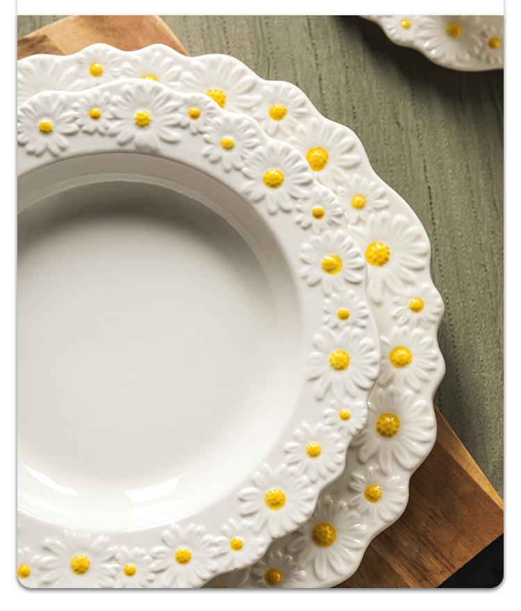 Daisies Embossed Kitchenware Collection