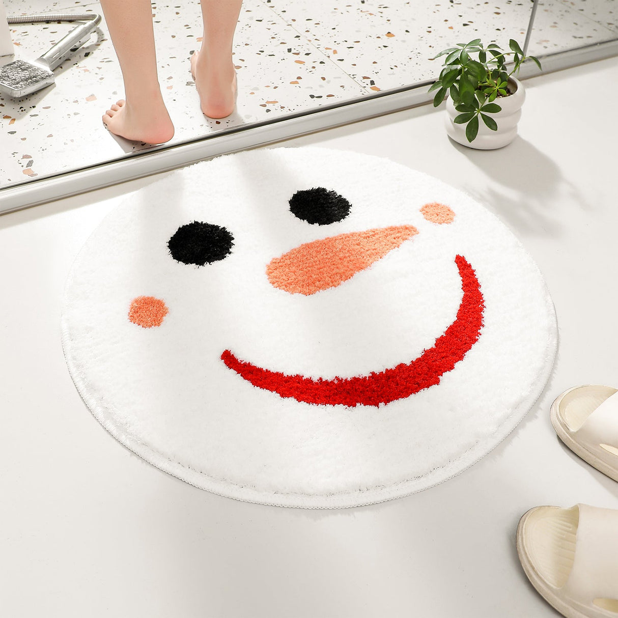 Christmas Snow Man Round Rug, Holiday Winter Bathroom Mat, 60cm / 23"