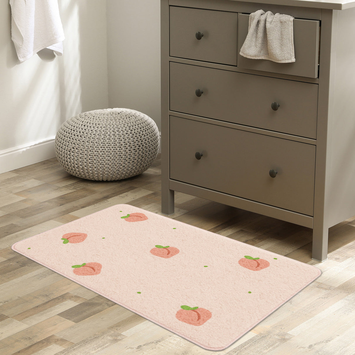 Feblilac Peach Shaped Tufted Bath Mat – Fun & Soft Non-Slip Bathroom Rug
