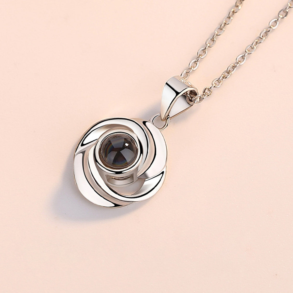 Amore Circle Necklace