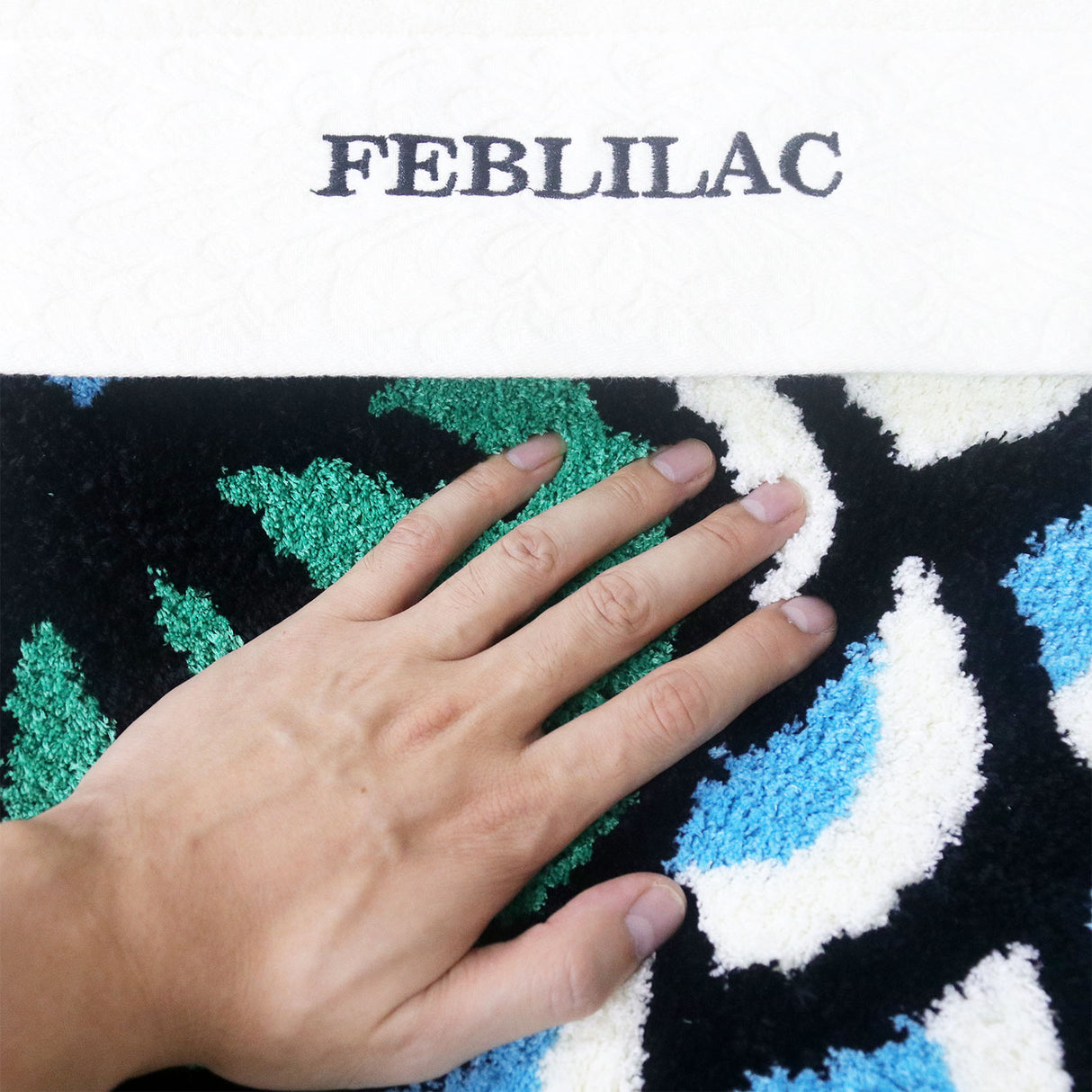 Feblilac Blue Fish-Shaped Tufted Bath Mat – Cute and Fun Non-Slip Rug