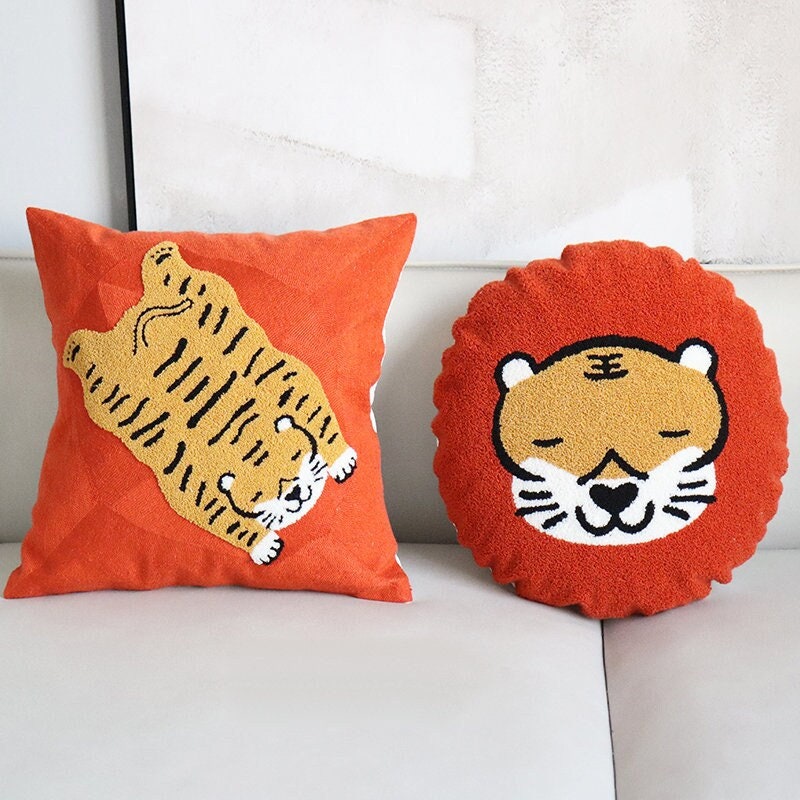 Orange Tiger Cotton embroidered texture pillowcases, Retro luxury style Embroidered cushion pillows, decorative pillows, housewarming gifts.