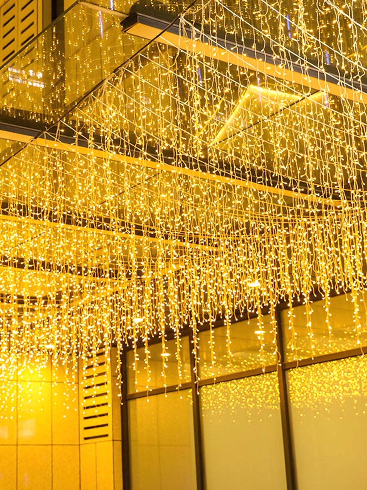 Decorative String Light with 96pcs Bulb Curtain - Novelty Lighting
