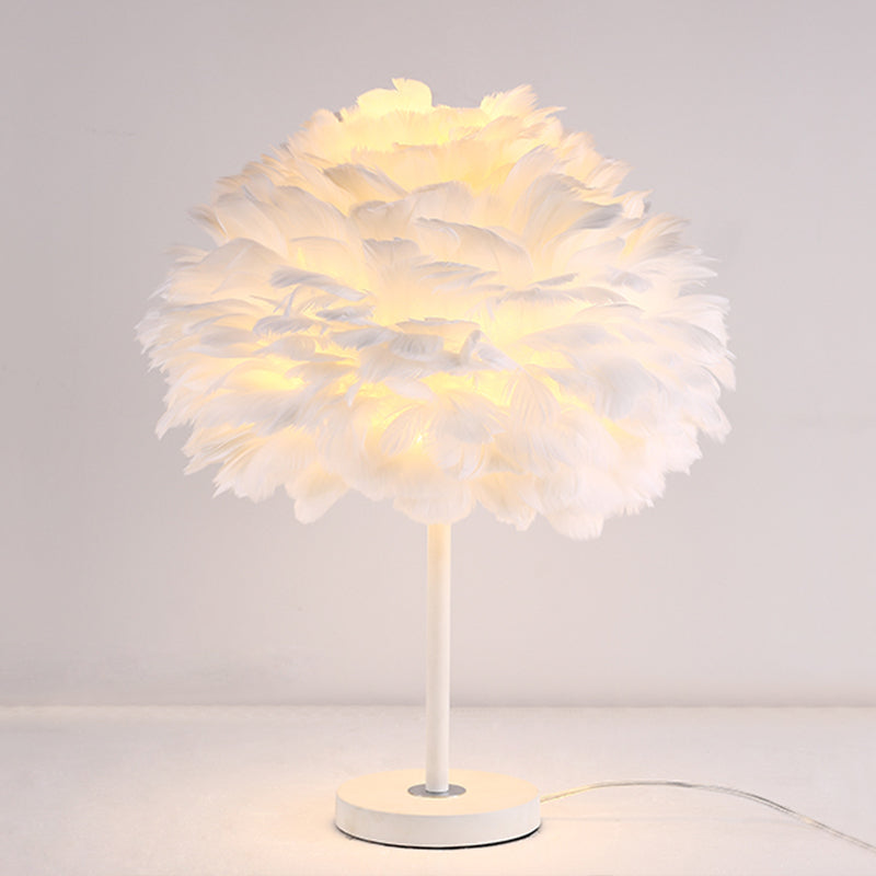 Hand-Weaving Feather Table Lamp Minimalistic Single-Bulb White Nightstand Light for Girls Room