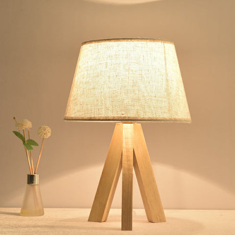 Fabric Shaded Nightstand Lamp Nordic 1-Light White Table Light with Wood Pedestal for Bedroom